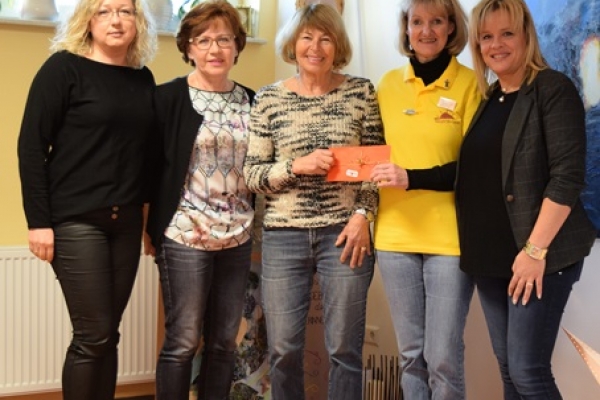 frauen-vert60479671-F24F-B492-ADF1-2E91C8F2CE25.jpg
