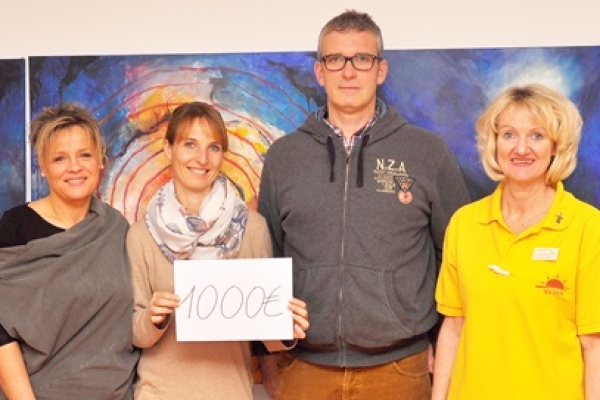 schweizerhof-scheckbergabe-jan-2014-vert90E6C7E4-2DF6-B089-1347-805086B3EC0E.jpg